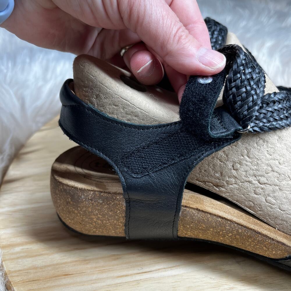 Taos Trulie Sandal Womens 9-9.5 (Eur 40) Strappy Black Woven Leather Cork Wedge - Picture 8 of 16
